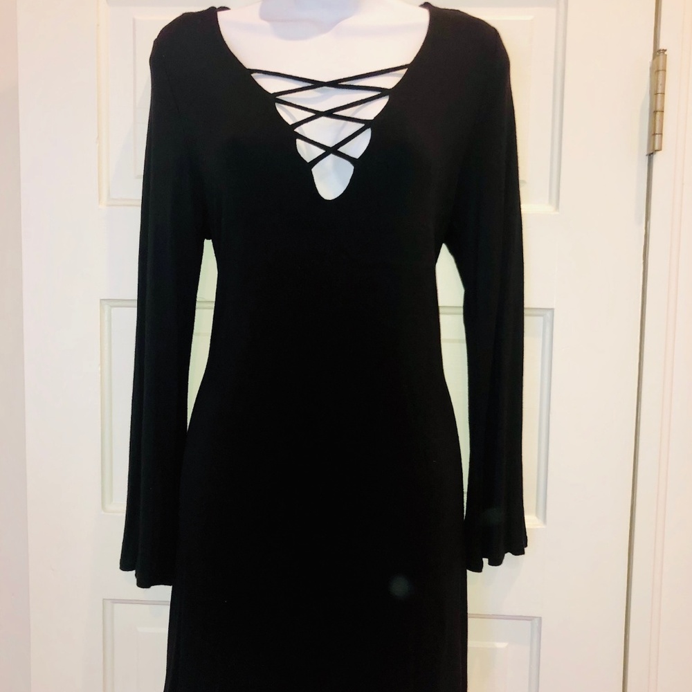 Black Long Sleeve Criss Cross V Neck Dress
